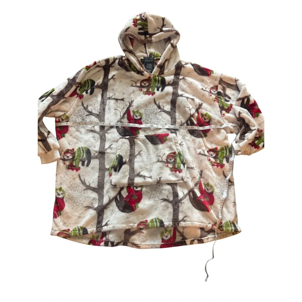 Throwzy by Marlo Lorenz Holiday Sloth Wearable Blanket Hoodie One Size White